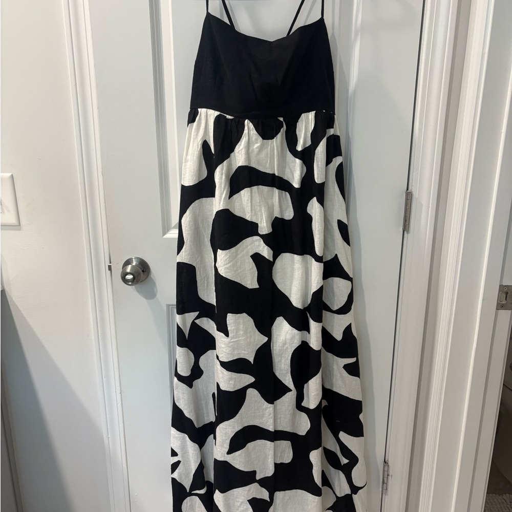 Black & White Abercrombie and Fitch Printed Maxi Dress - Picture 3 of 3